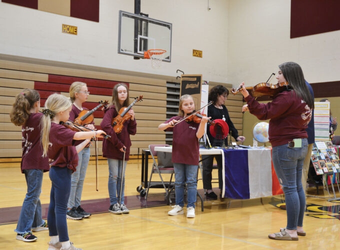 Williamstown students show off talents in front of BOE
